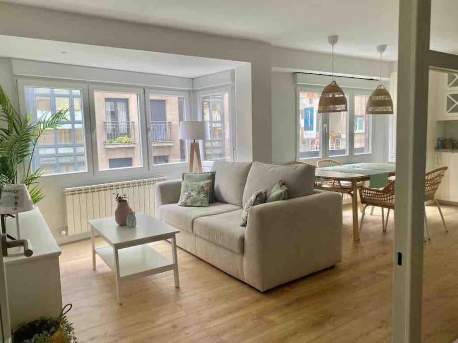 Apartamento A Estrenar En Centro Gijon. Fibra-Tv Eksteriør bilde